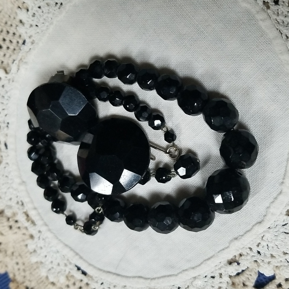 🖤VINTAGE AUSTRIAN NECKLACE AND EARRINGS